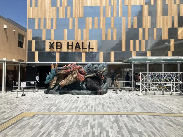 XD HALL 前のモンスター造形